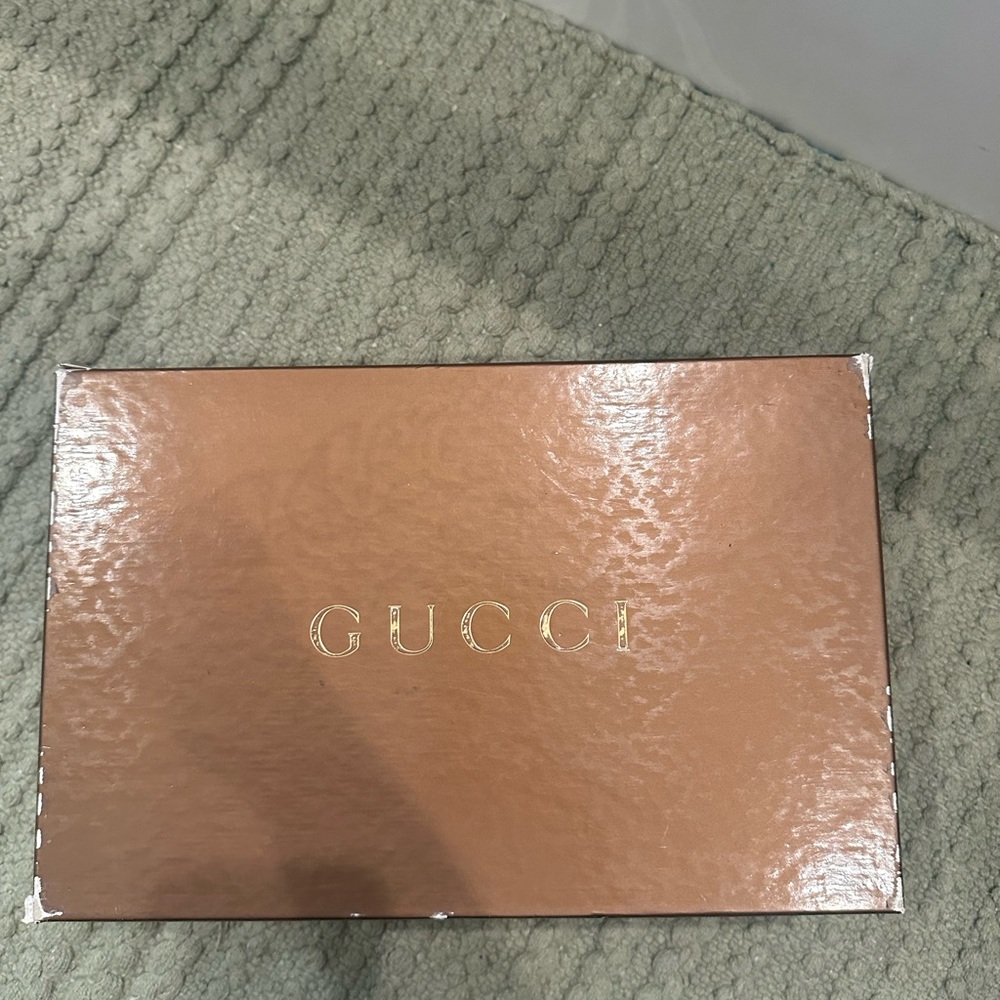 Gucci White and Purple Low-Top Women's Sneakers - Picture 6 of 10
